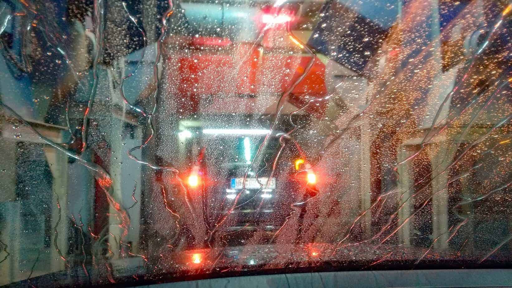 Auto in der Waschanlage